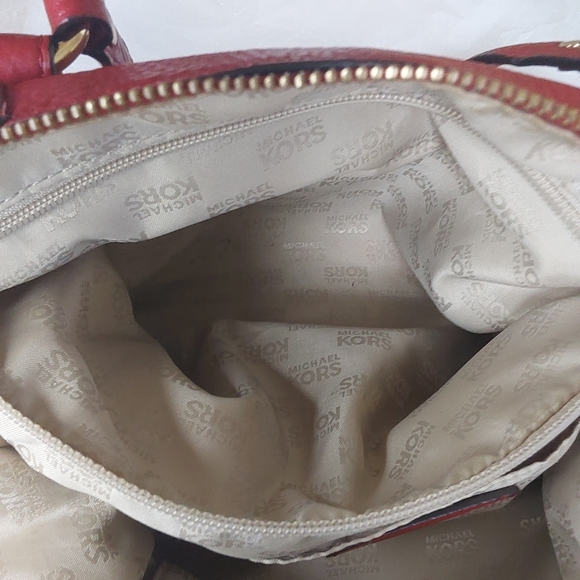 Michael Kors Red shoulder/crossbody - Picture 5 of 12